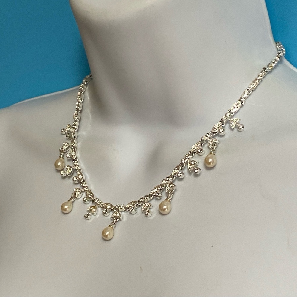Silver Tone Imitation Pearls Rhinestones Stunning Fancy Formal Necklace - Picture 7 of 11